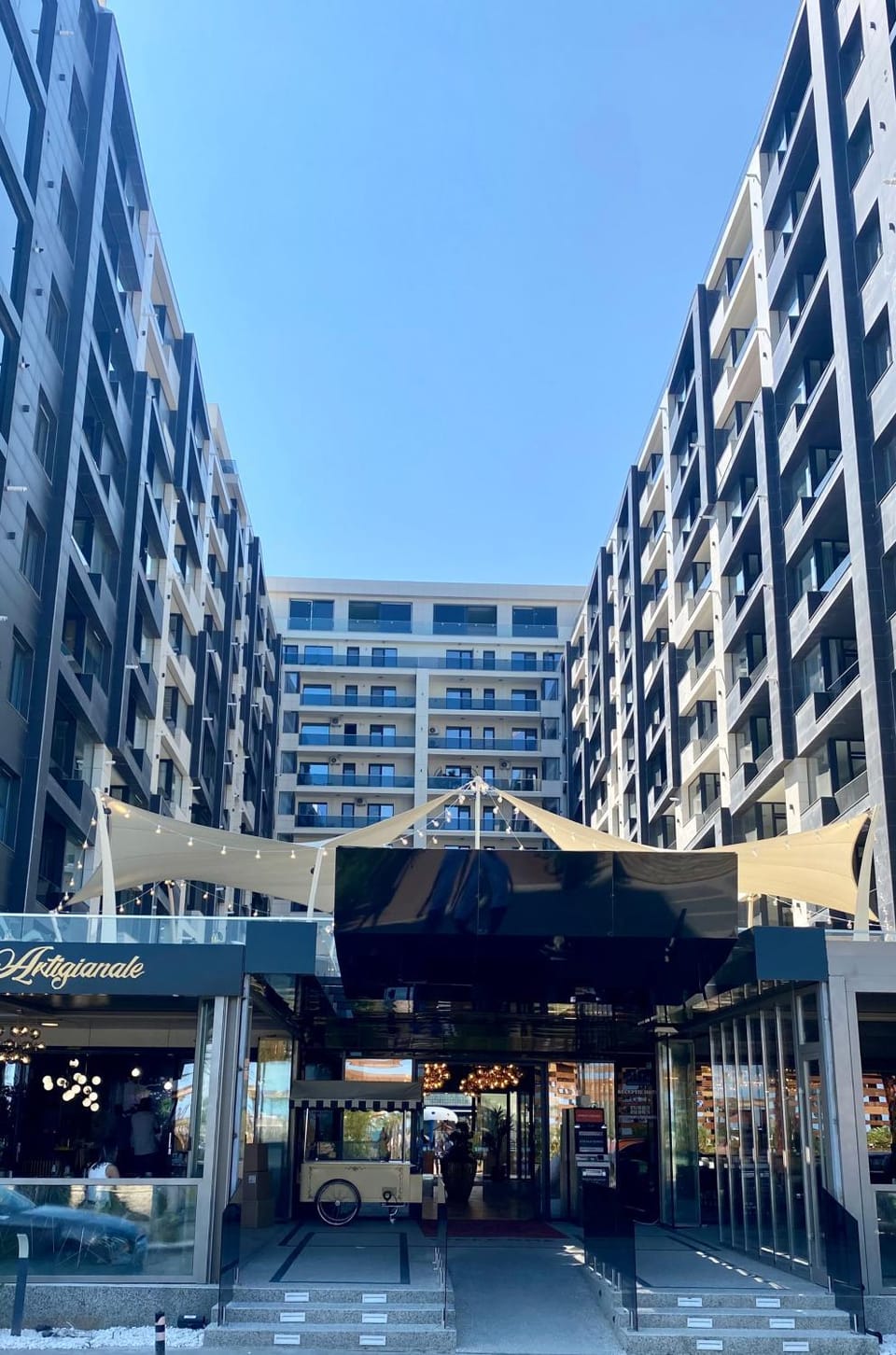 Property building, Facade/entrance
