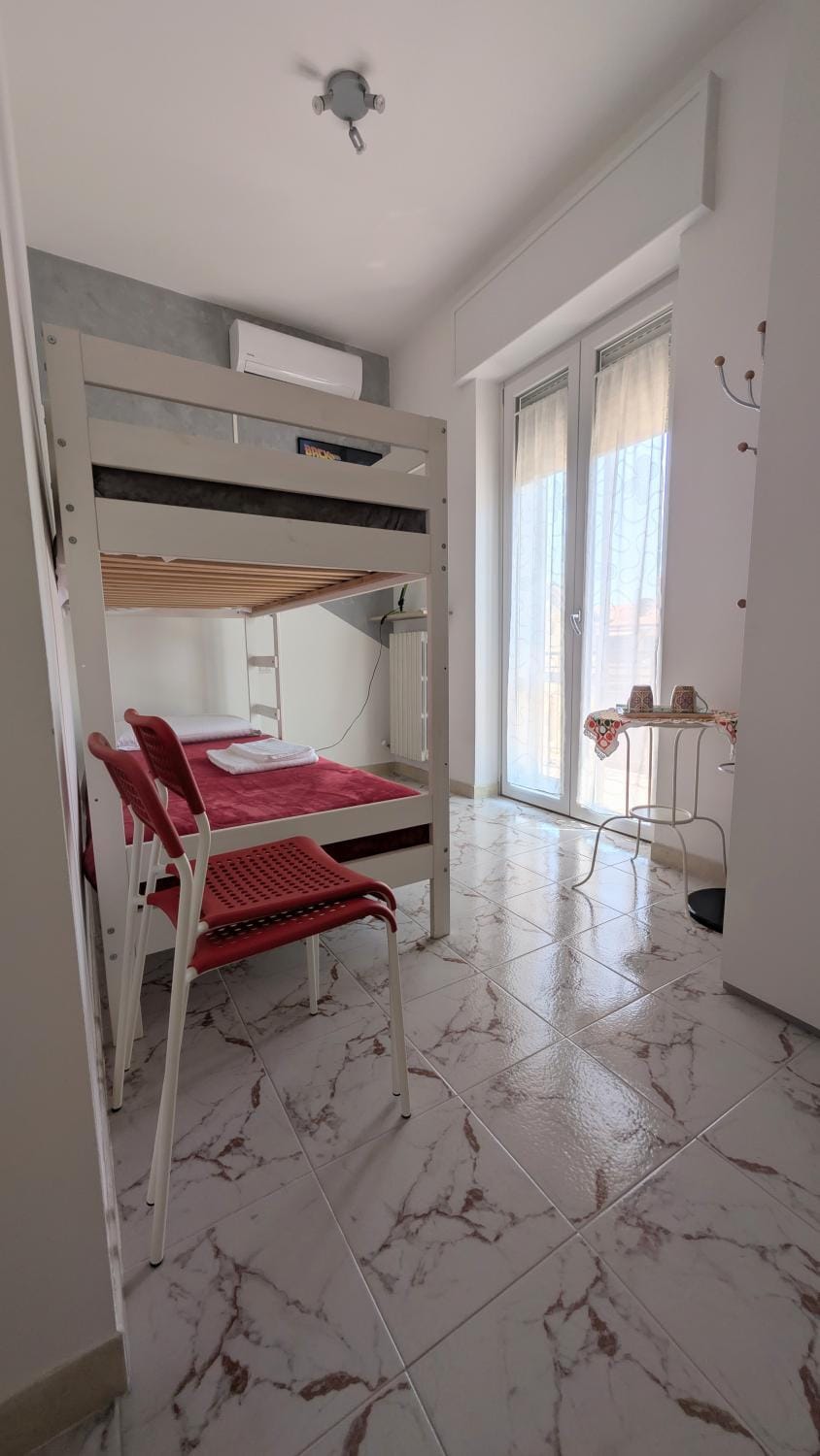 Bedroom, bunk bed, air conditioner