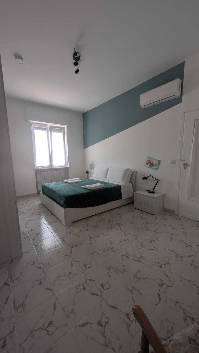Bed, Bedroom, air conditioner