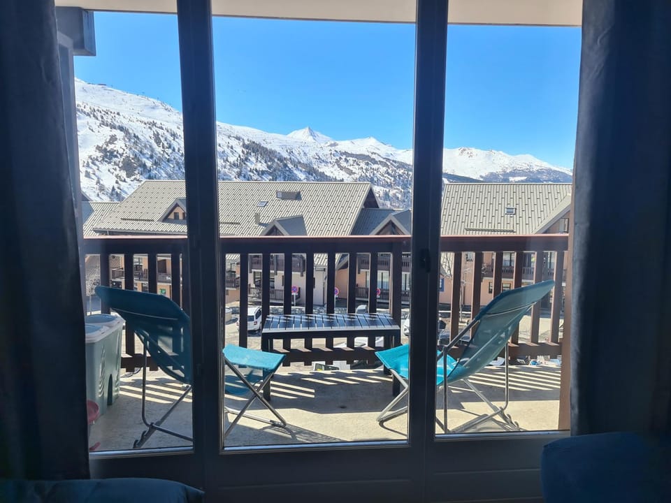 Balcony/Terrace, Mountain view