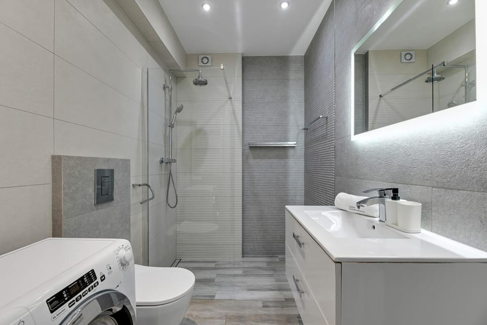 Shower, Bathroom, washing machine