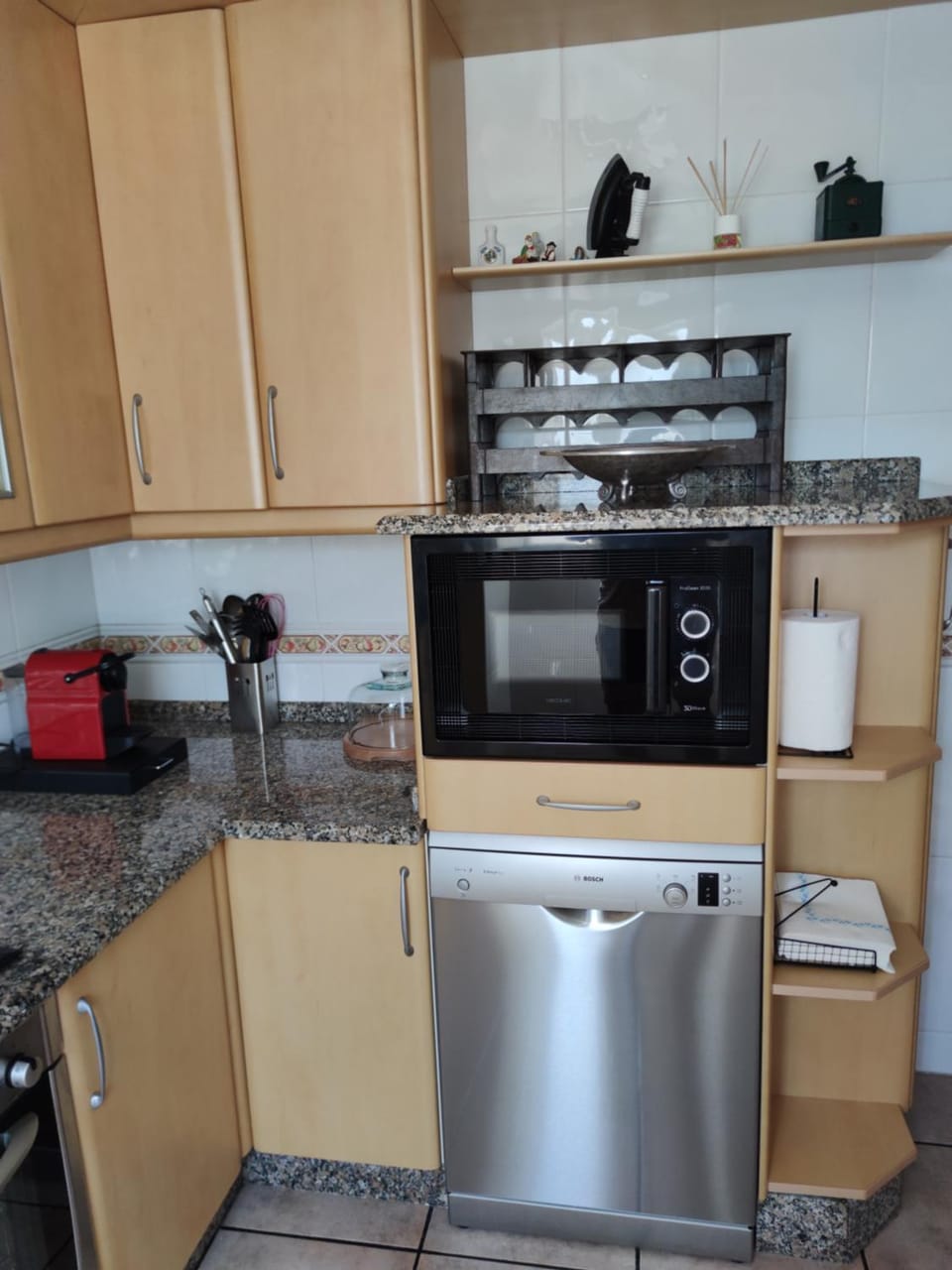 Coffee/tea facilities, Kitchen or kitchenette, dishwasher