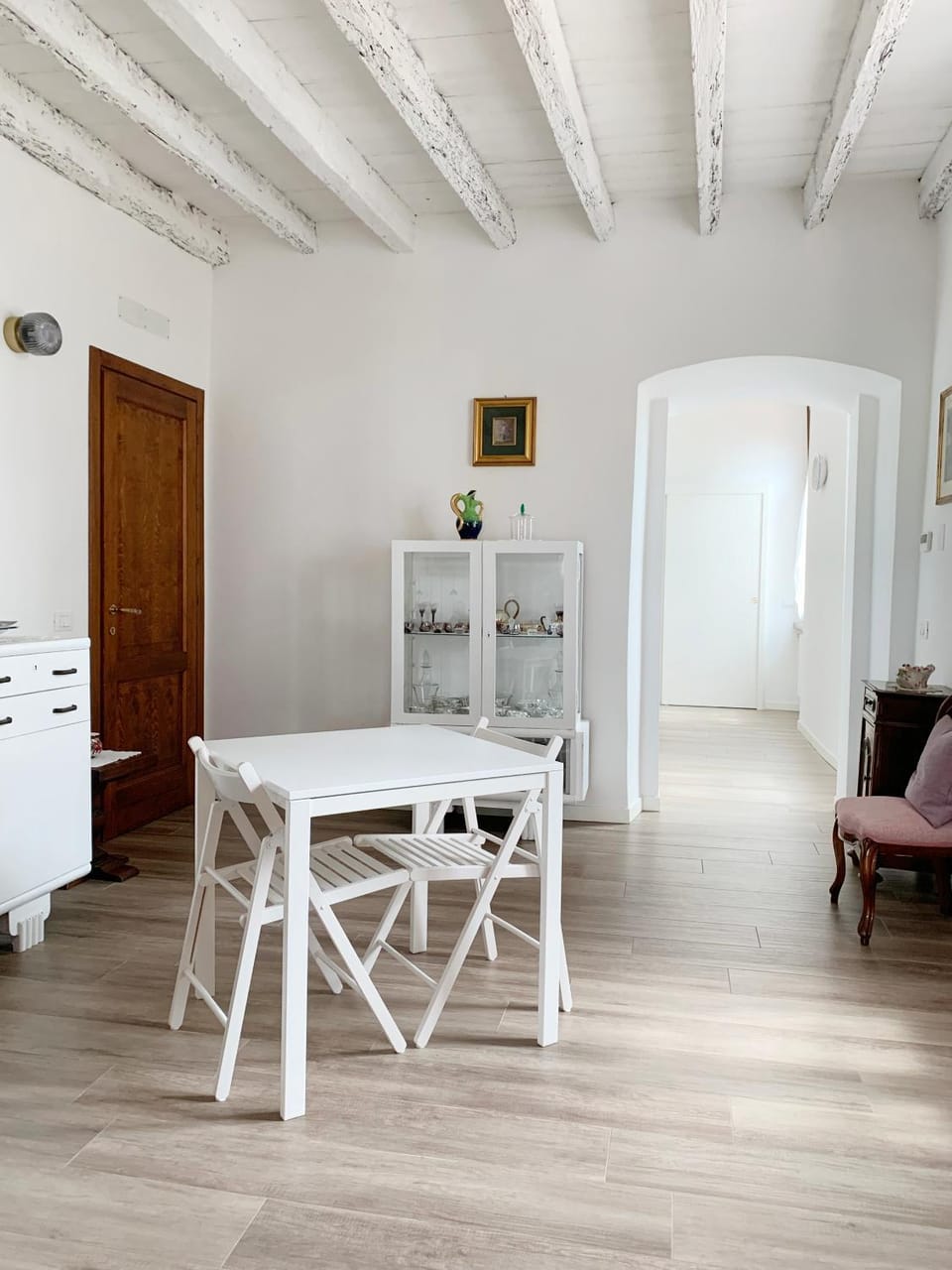 Living room, Breakfast
