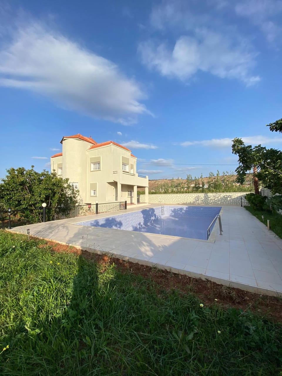 Property building, Pool view, Swimming pool, Swimming pool, sunbed