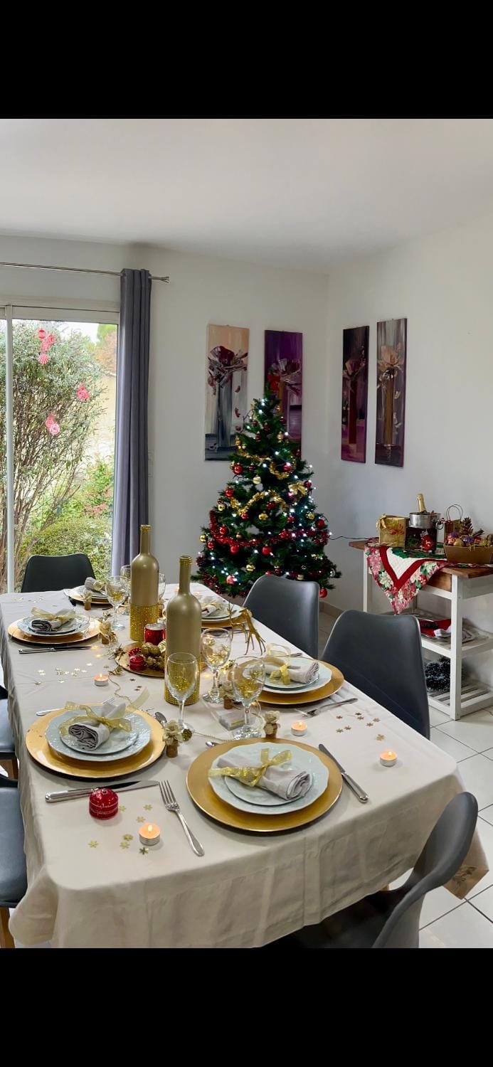 Living room, Banquet/Function facilities, Dining area, Food, Drinks