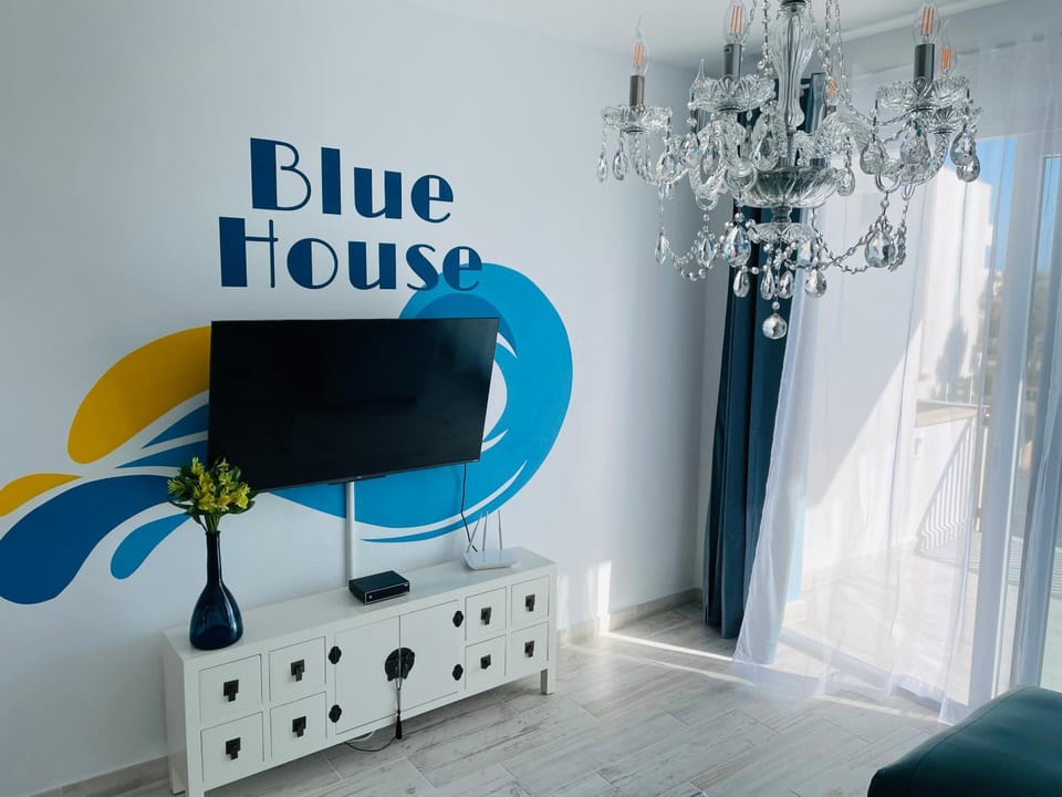 Communal lounge/ TV room, TV and multimedia