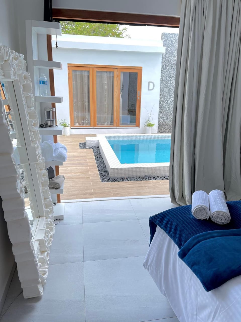 Moringa Resort with Pool, open Air Shower & shared Bath sleeps 8 Apartment in Curaçao