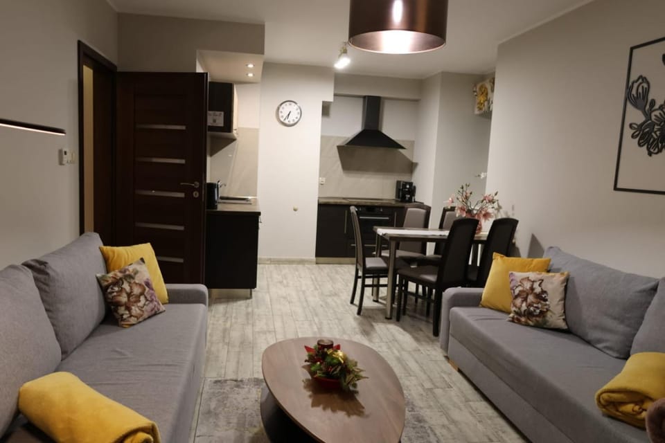 Trzy Magnolie Villa Park Apartment in Lower Silesian Voivodeship