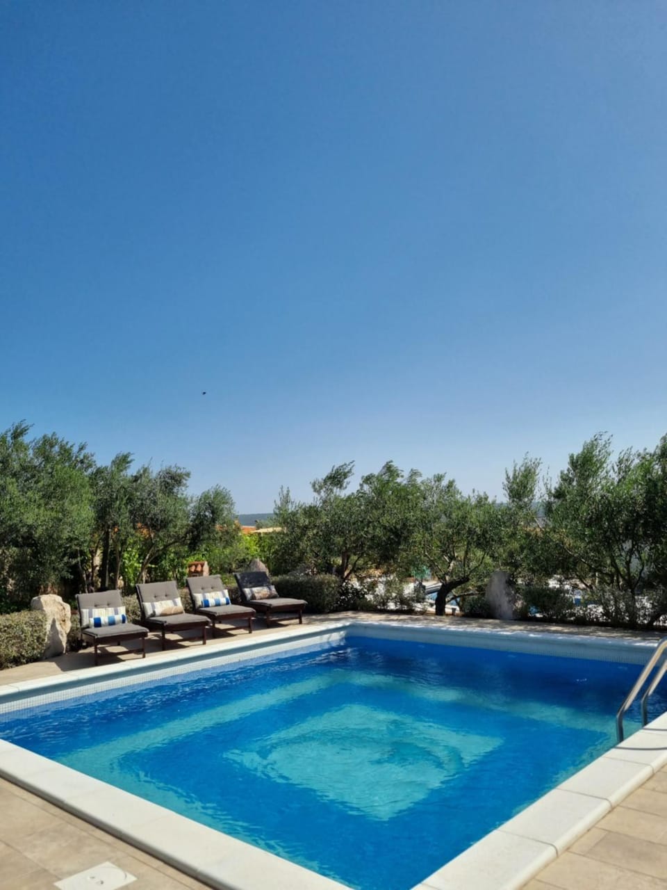 Vila s bazenom Mavrinac Villa in Nerezine