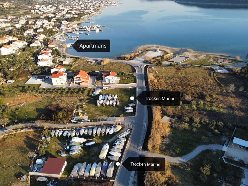 Apartments and boat rental Petra Španjol - crane and moorings Apartment in Lika-Senj County