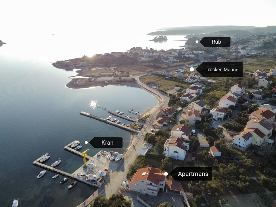 Apartments and boat rental Petra Španjol - crane and moorings Apartment in Lika-Senj County