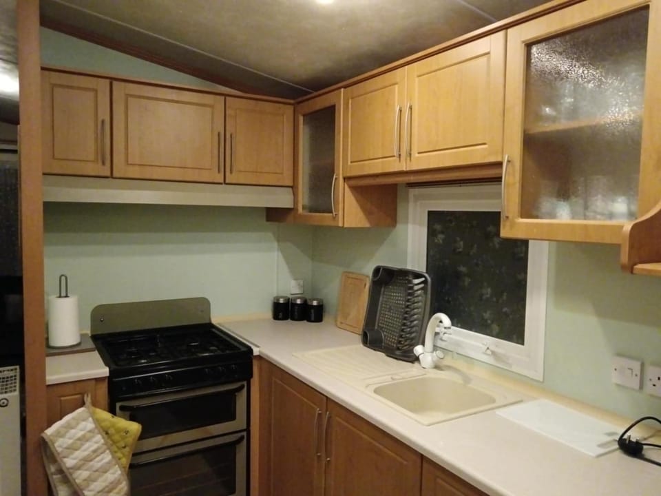 Lovely 3 bedroom 8 berth caravan in Rhyl Campground/ 
RV Resort in Rhyl