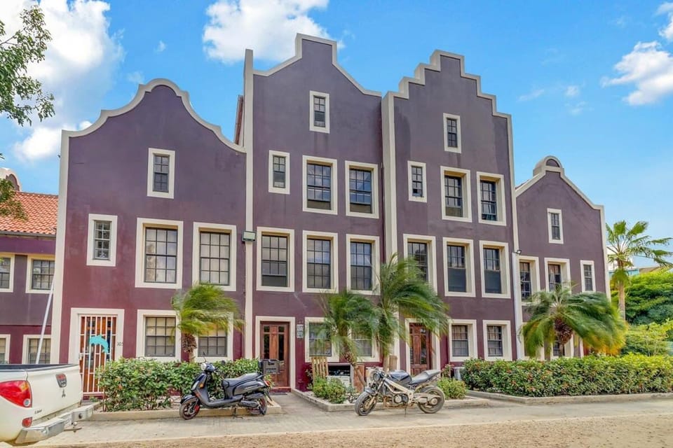 Caribbean Court Apartment Djòdjò Apartment in Venezuela