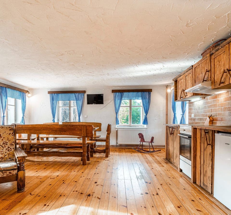 Seating area, Dining area, flat iron, kitchen