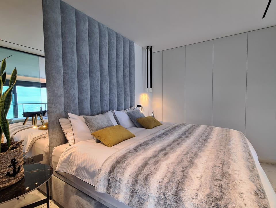 Bed, Bedroom, Sea view, Sea view