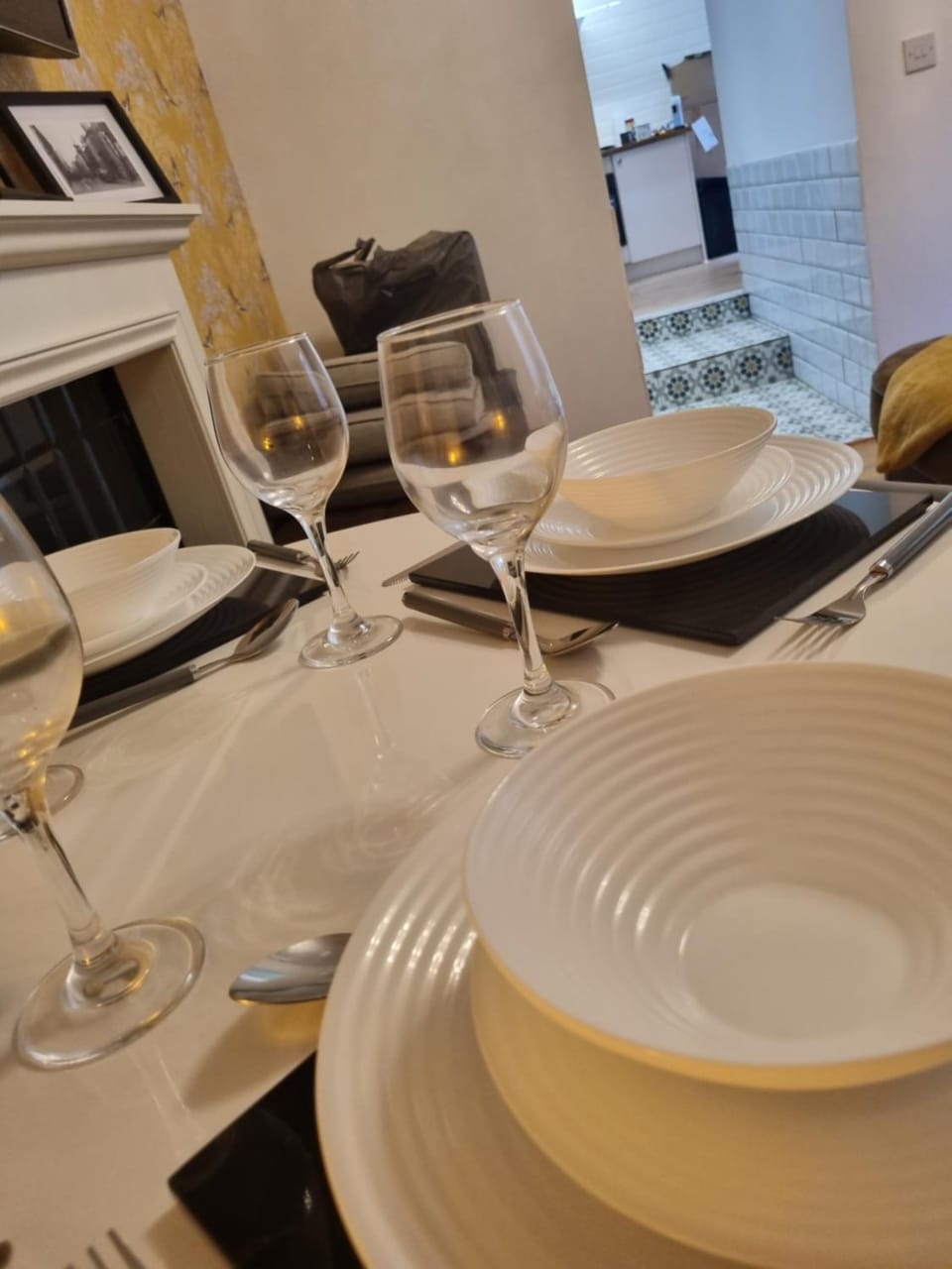 Living room, Food and drinks, Dining area