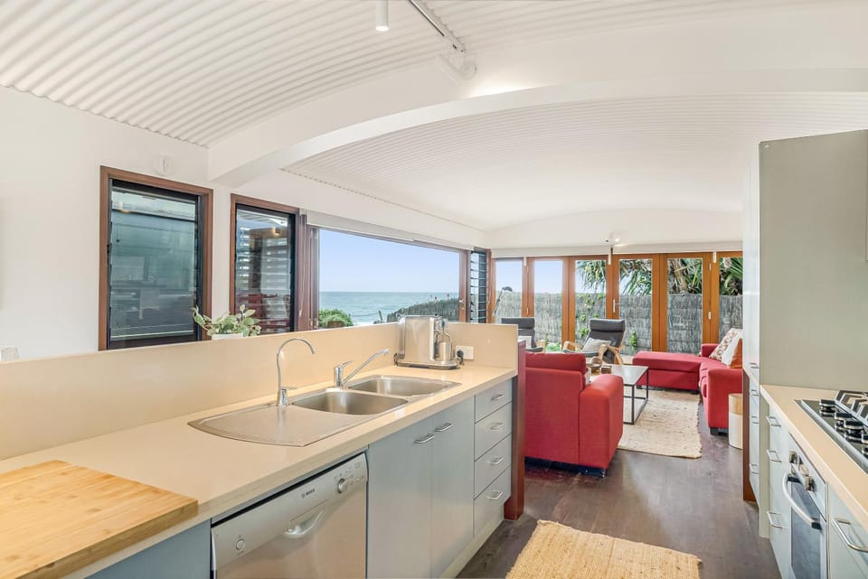 Natural landscape, Kitchen or kitchenette, Living room, Seating area, Sea view
