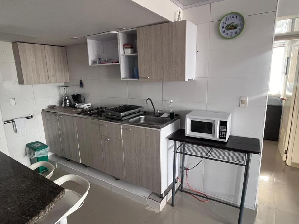 Lindo apartamento en el mejor sector de la isla. piscina, bbq, playa a 30 metros Apartment in San Andres