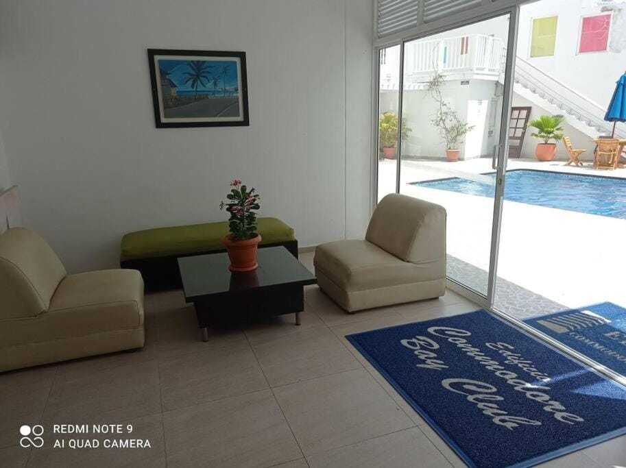 Lindo apartamento en el mejor sector de la isla. piscina, bbq, playa a 30 metros Apartment in San Andres