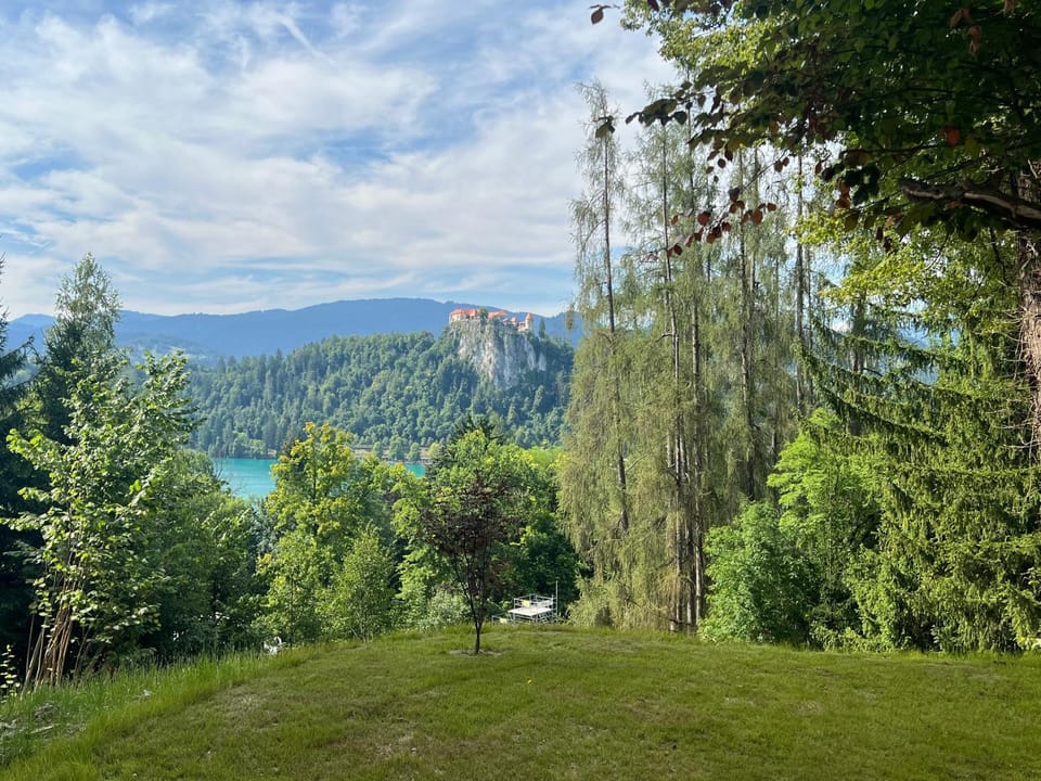 Garden, Lake view, Landmark view, Mountain view