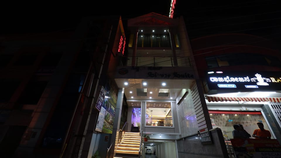 Property building, Facade/entrance, Property logo or sign