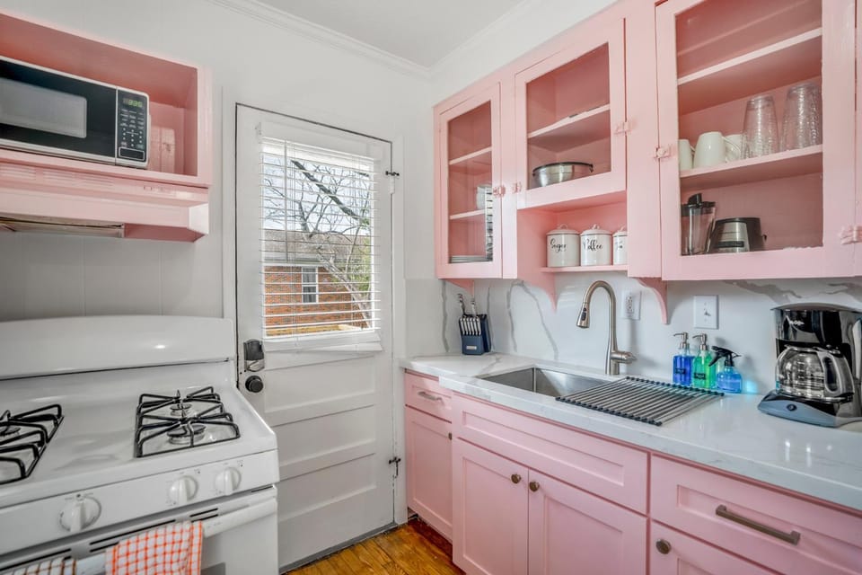 Coffee/tea facilities, Kitchen or kitchenette