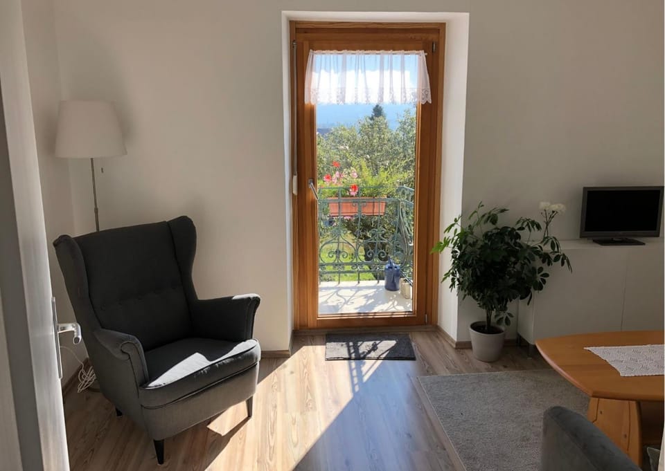 Living room, Garden view