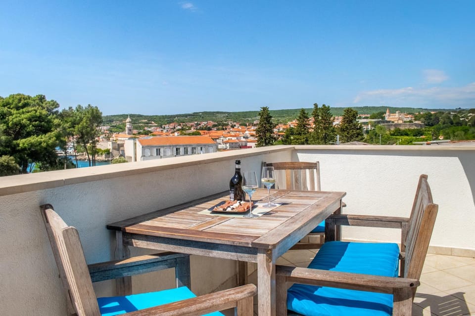 Day, View (from property/room), Balcony/Terrace, Seating area, City view