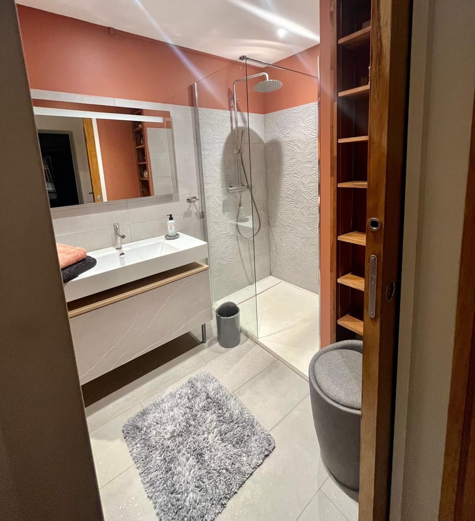 Shower, Bathroom