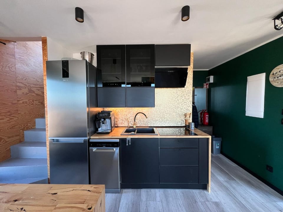 Kitchen or kitchenette, Animals, Animals, Animals, Pets, Pets, Pets, oven, pet friendly, pet friendly, stove