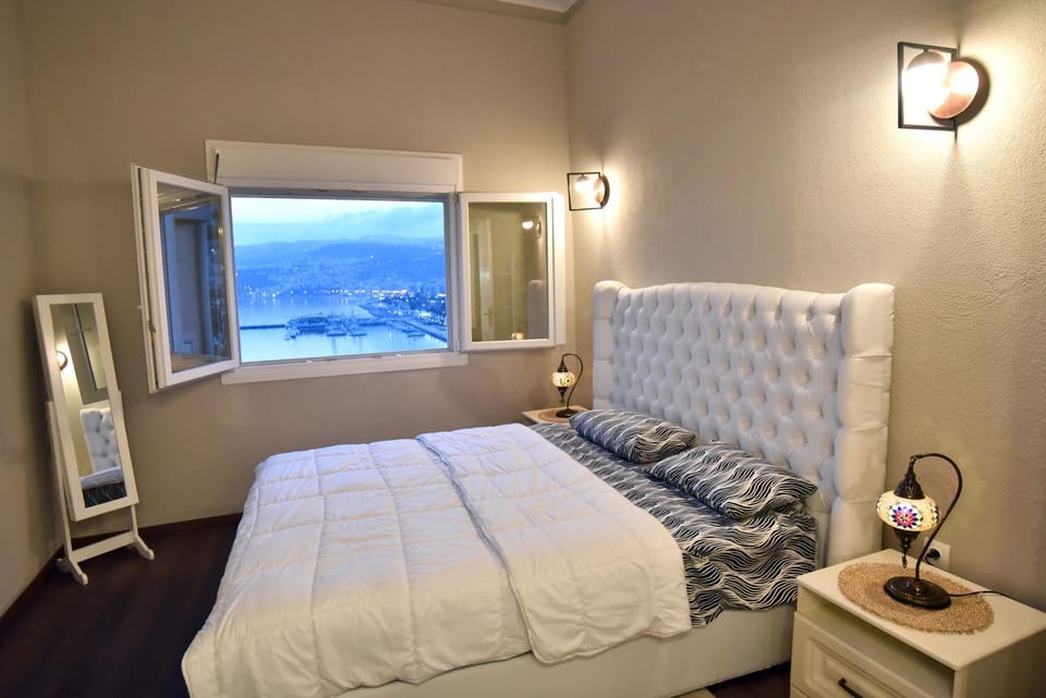 Golden Sea View - Old Town Apartment in Kavala