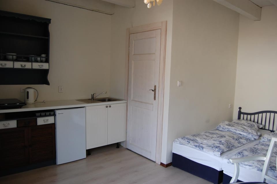 Bed, Kitchen or kitchenette, Photo of the whole room