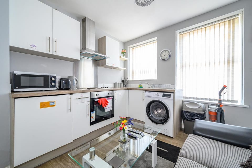 * Well equipped apartment for a relaxing cosy and luxurious fun stay + Free Parking + Free Fast WiFi * Apartment in Leeds