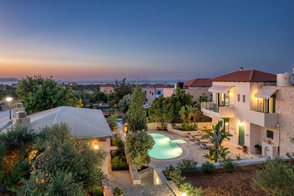 Property building, Natural landscape, Pool view, Sea view, Swimming pool, Sunset