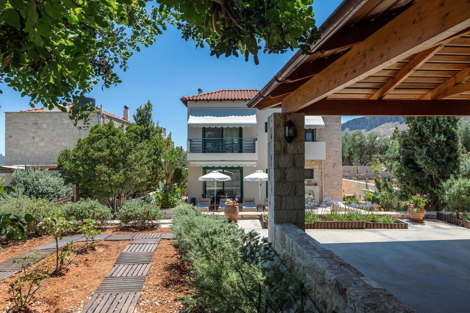 Property building, Day, Garden, Garden view
