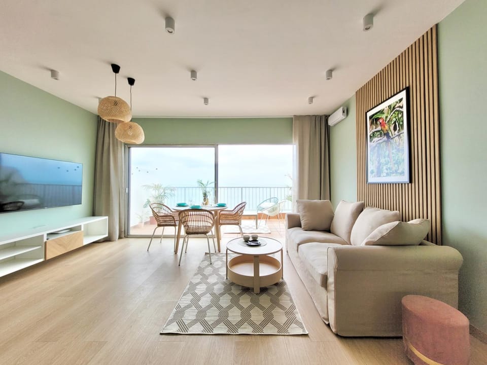 TV and multimedia, Balcony/Terrace, Living room, Dining area