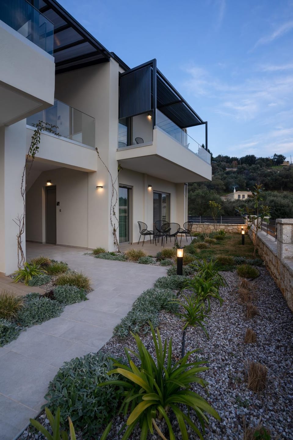 Property building, Facade/entrance, Garden