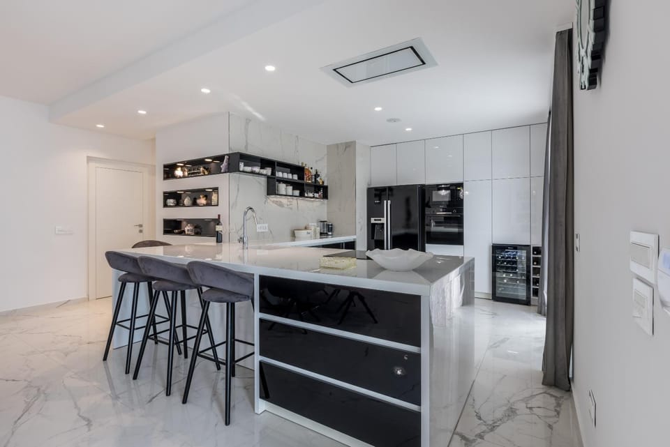 Kitchen or kitchenette, Dining area, pet friendly