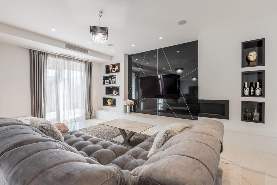 TV and multimedia, Living room, Seating area