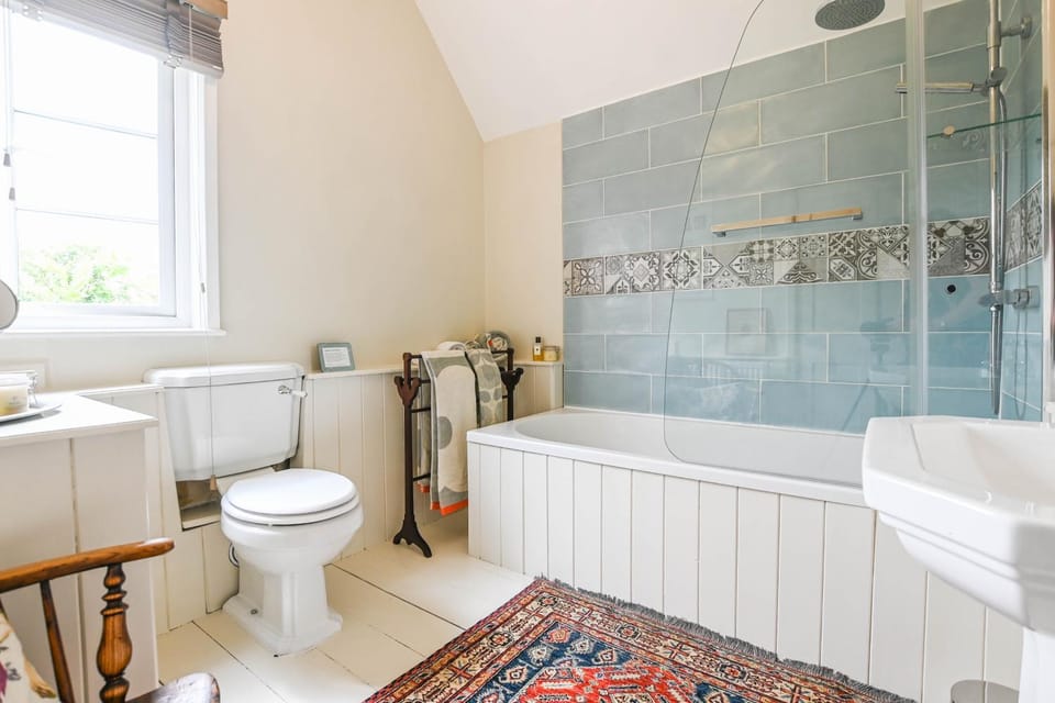 Shower, Toilet, Bathroom, Bath, towels