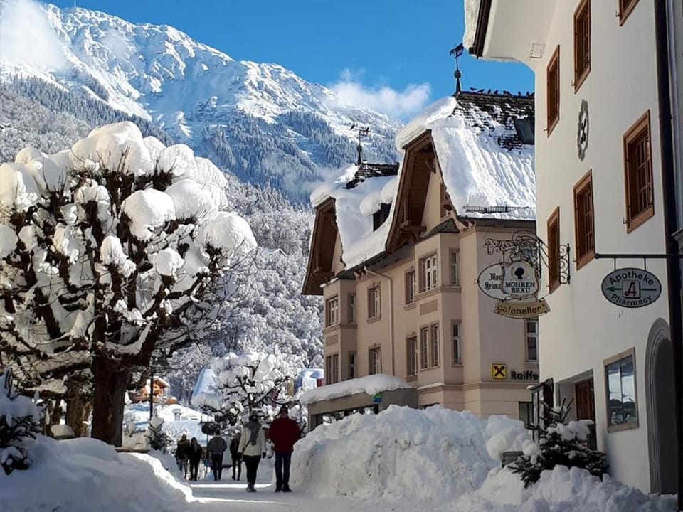 Neighbourhood, Winter