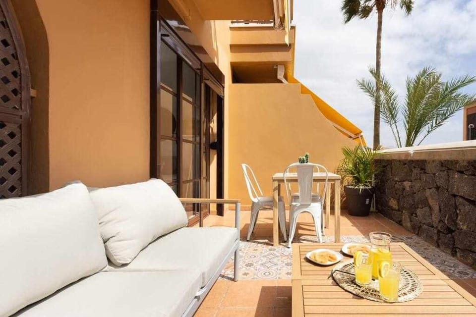 Sunnyland Apartment Costa Silencio parking Apartment in Costa del Silencio
