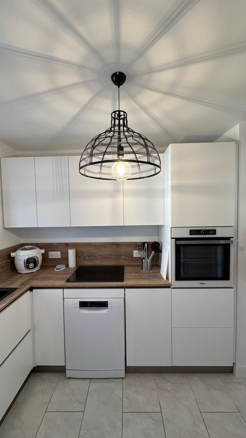 dishwasher, pet friendly, stove