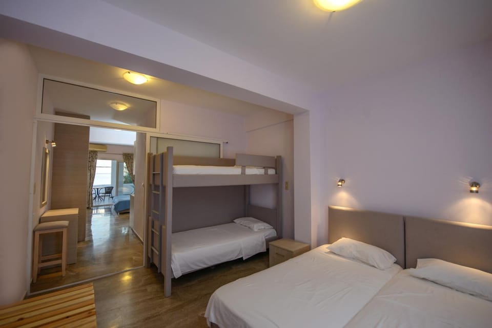 Stochos studios next to the sea! Apartment hotel in Crete
