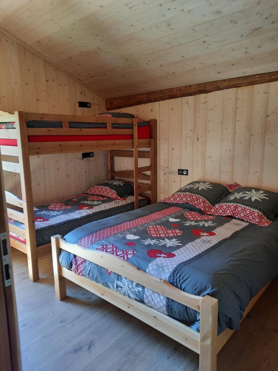 Bed, Photo of the whole room, Bedroom, bunk bed