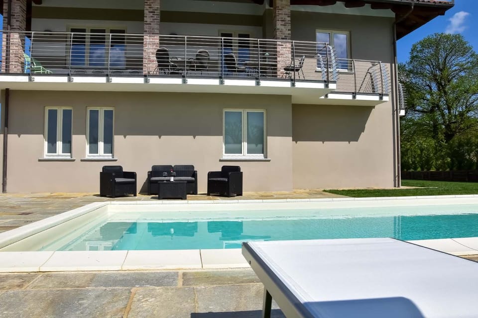 Swimming pool, Swimming pool
