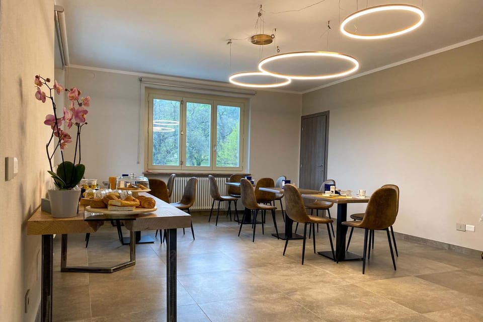 Lounge or bar, Breakfast