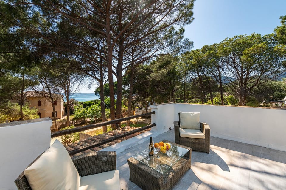Elegante Villa a 30 m dalla bellissima spiaggia di Campulongu Villasimius Villa in Sardinia