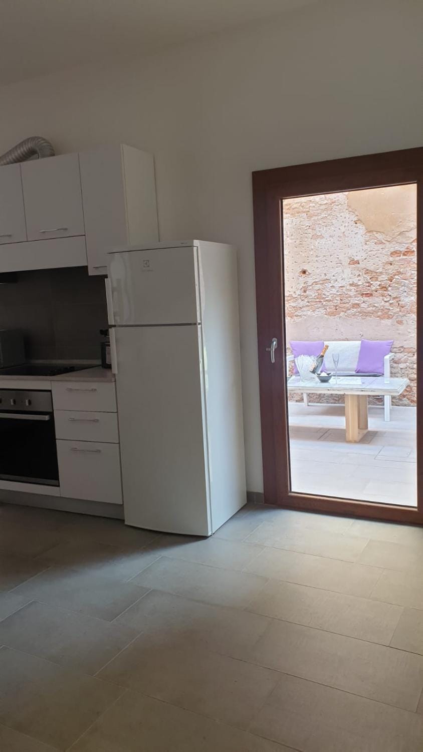 Venice Apartment with Private Courtyard Apartment in Venice