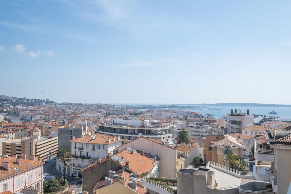 3-Br apartment near downtown Cannes Sea view parking Apartment in Cannes